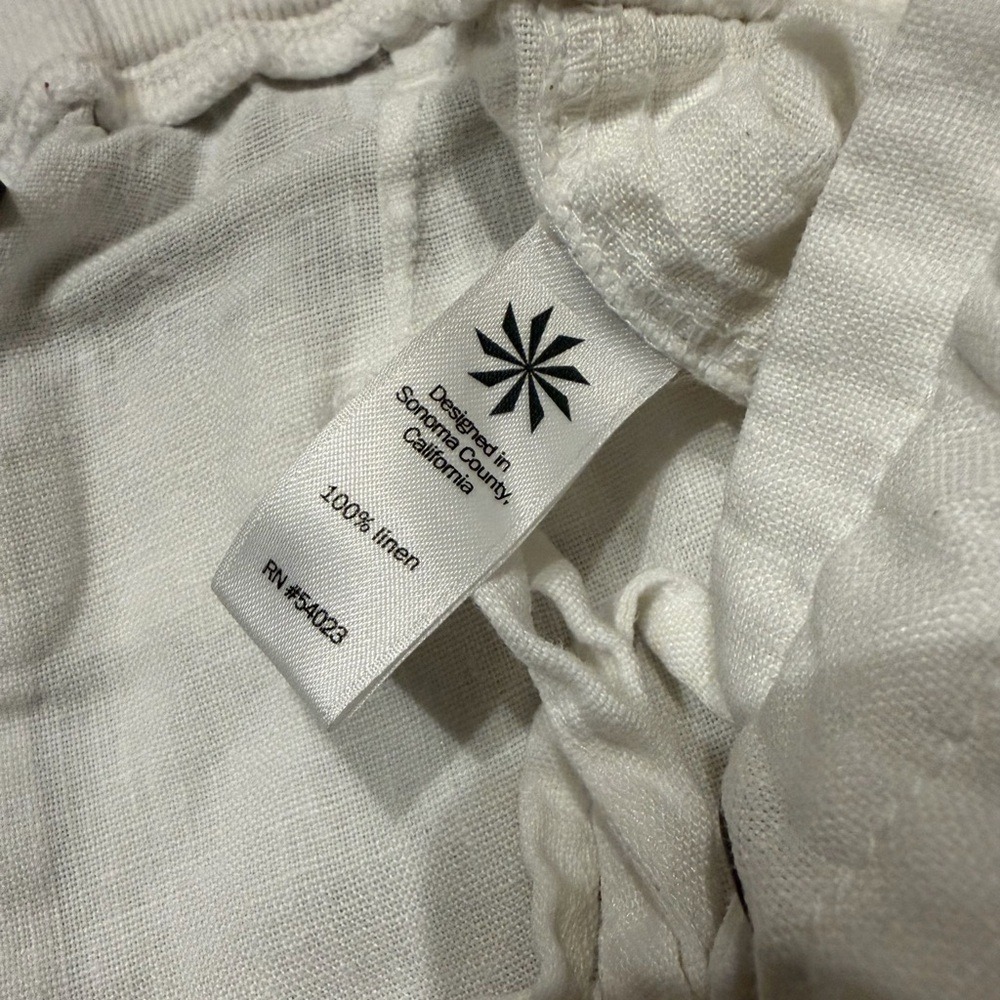 Athleta Women's White Cargo Shorts - Picture 4 of 5